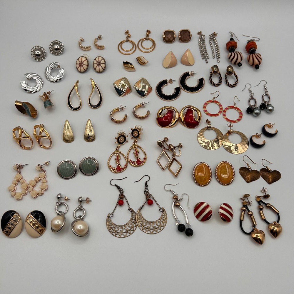 Vtg Mod Costume Earring Lot 35 Pairs Gold Silver Tone Enamel Faux Pearl Wearable
